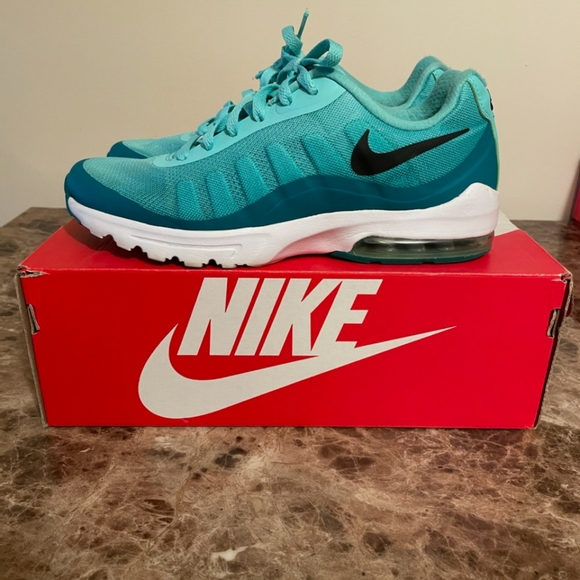 SHOES - Picture 15 of 16